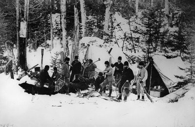 Expedición de caza de alces del Príncipe Arturo en Canadá, c.1870 de English Photographer